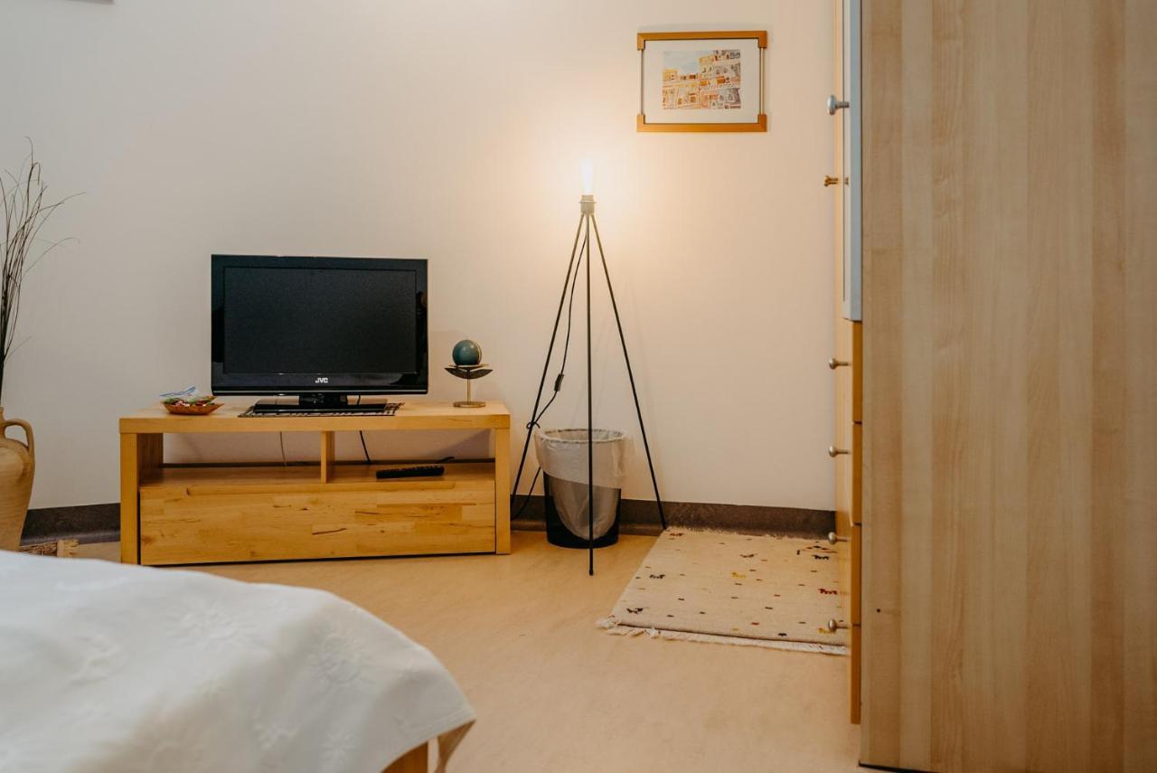 Haus Luna - Privatzimmer Im Sonnigen Suedburgenland Hackerberg Екстериор снимка